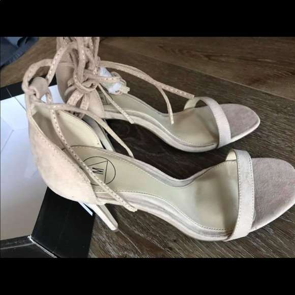 S O L D🔥Missguided heels - Picture 6 of 7